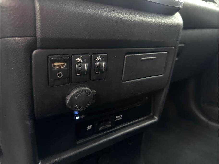 Used 2017 Toyota Sienna SE Premium image 16