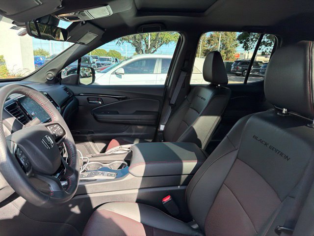 Used 2025 Honda Ridgeline Black Edition image 9