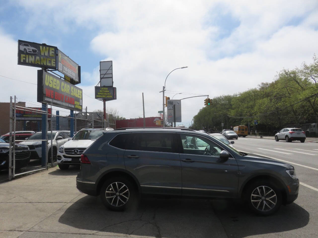 Used 2020 Volkswagen Tiguan S FWD image 9