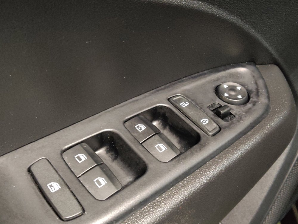 Used 2025 Hyundai Venue SEL image 27