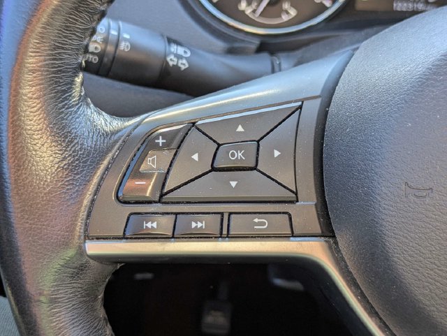 Used 2017 Nissan Rogue SL w/ SL Premium Package FWD image 27