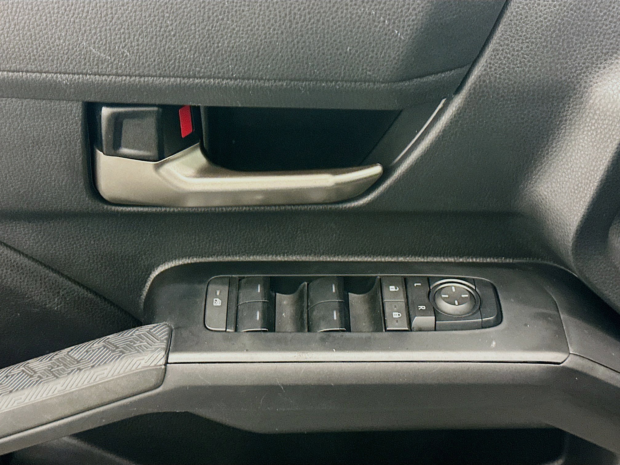 Used 2025 Toyota Tacoma TRD Off-Road image 15