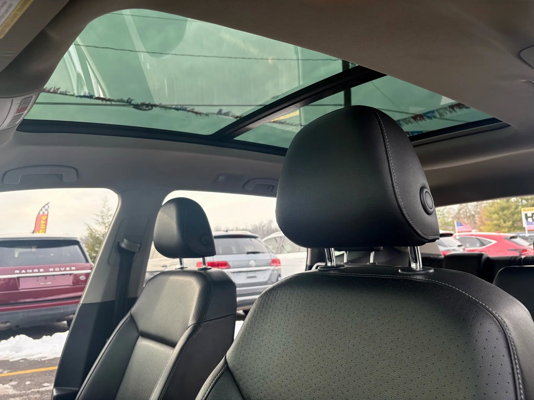 Used 2018 Volkswagen Atlas SEL w/ R-Line Package image 17