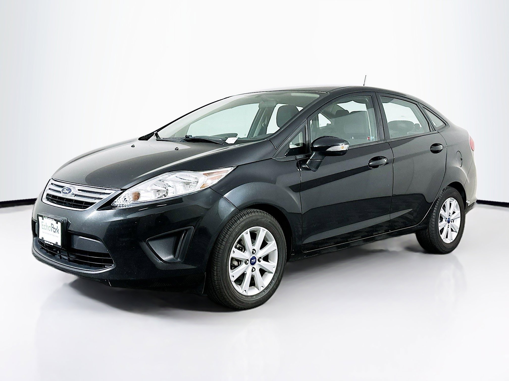 Used 2013 Ford Fiesta SE image 3
