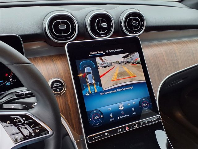 Used 2025 Mercedes-Benz GLC 300 image 6