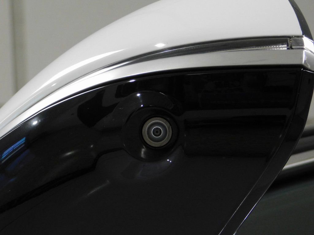 Used 2022 Jeep Grand Wagoneer Series II w/ Convenience Group III image 18