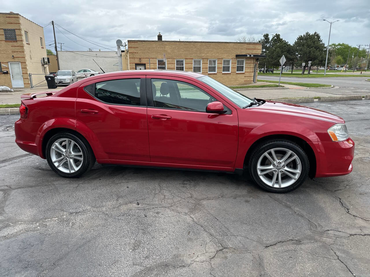 Used 2011 Dodge Avenger Heat FWD image 5