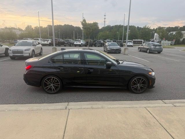 Used 2022 BMW 330i Sedan w/ M Sport Package RWD image 5
