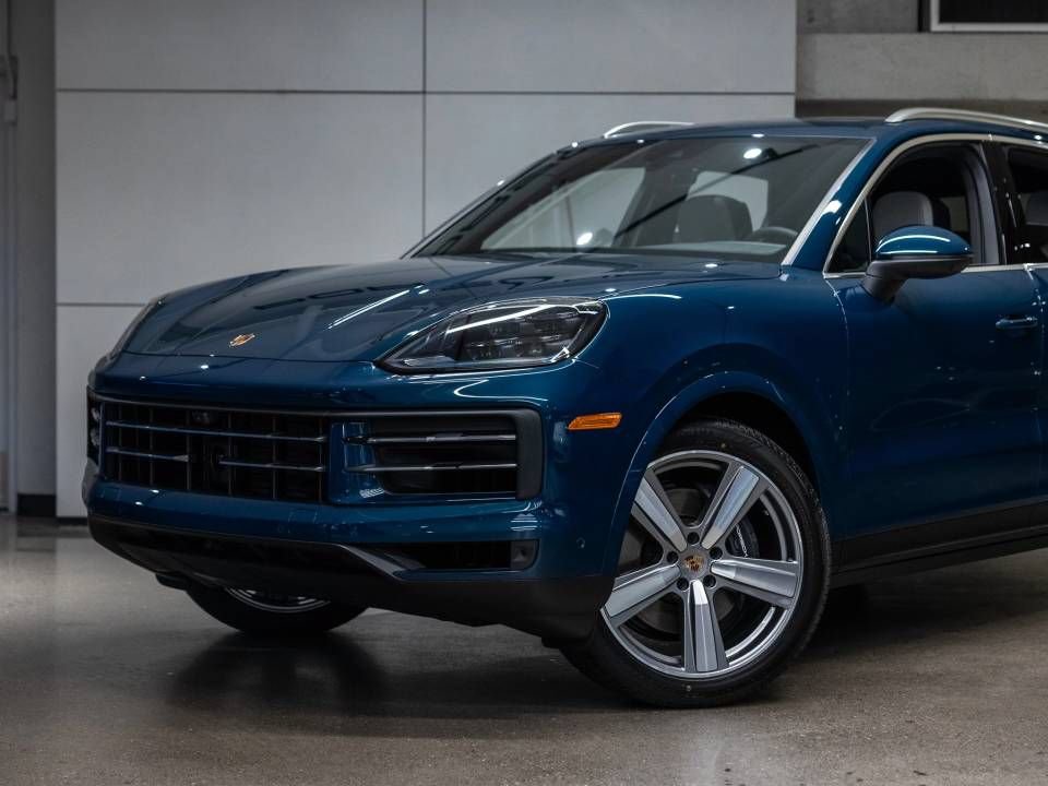 Certified 2026 Porsche Cayenne AWD/4WD image 17