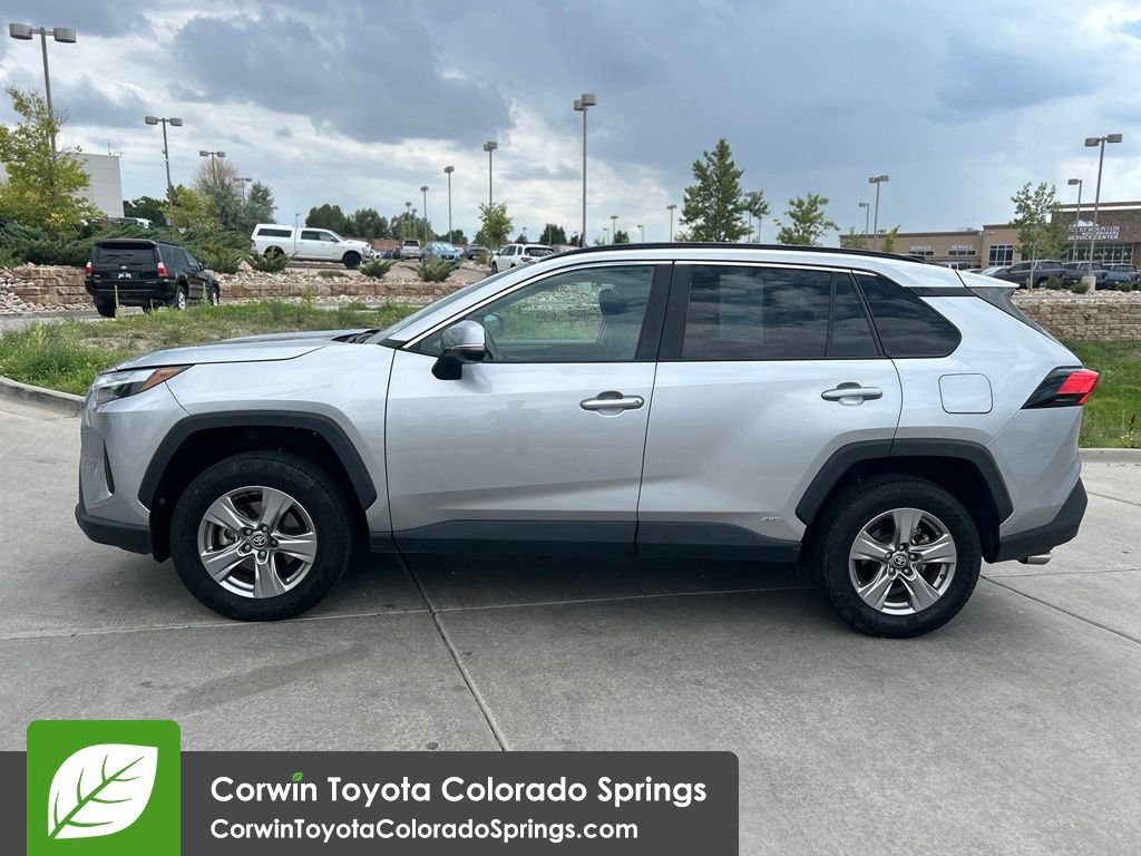 Used 2025 Toyota RAV4 XLE AWD/4WD image 4