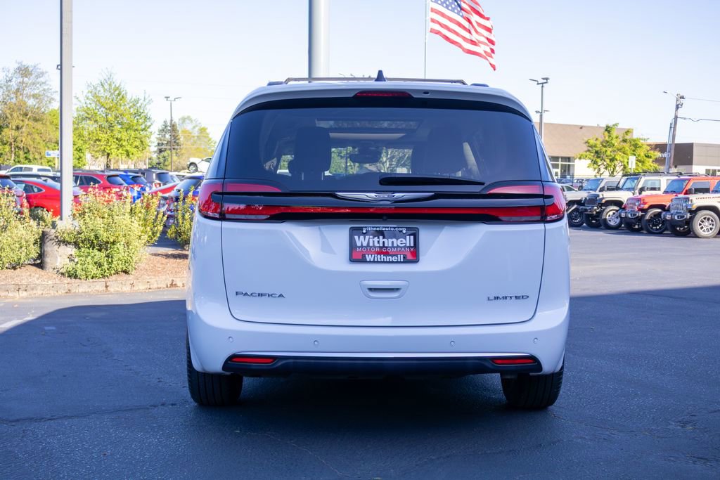 Used 2023 Chrysler Pacifica Limited FWD image 8