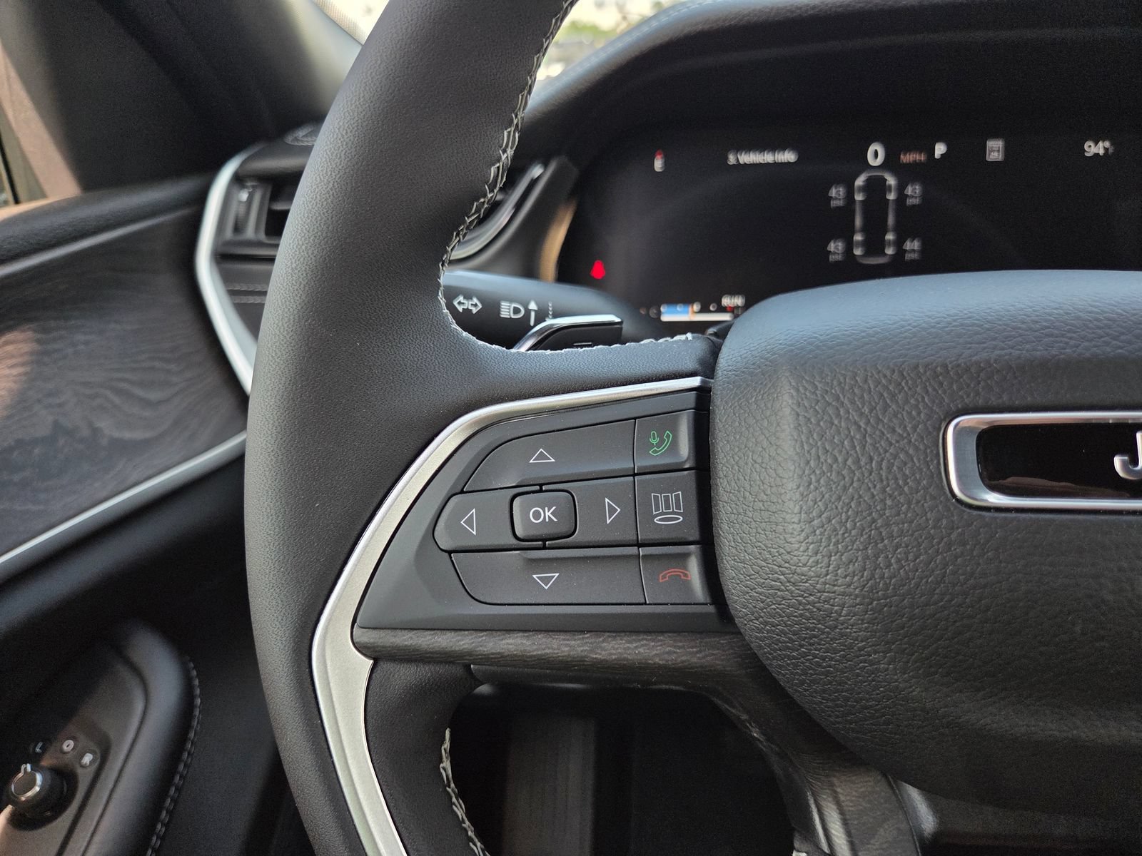 New 2026 Jeep Grand Cherokee L 2WD image 23