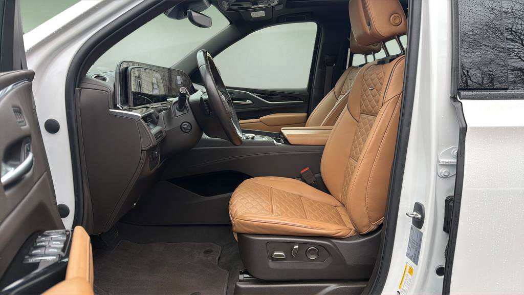 Certified 2023 Cadillac Escalade Sport w/ Touring Package image 15