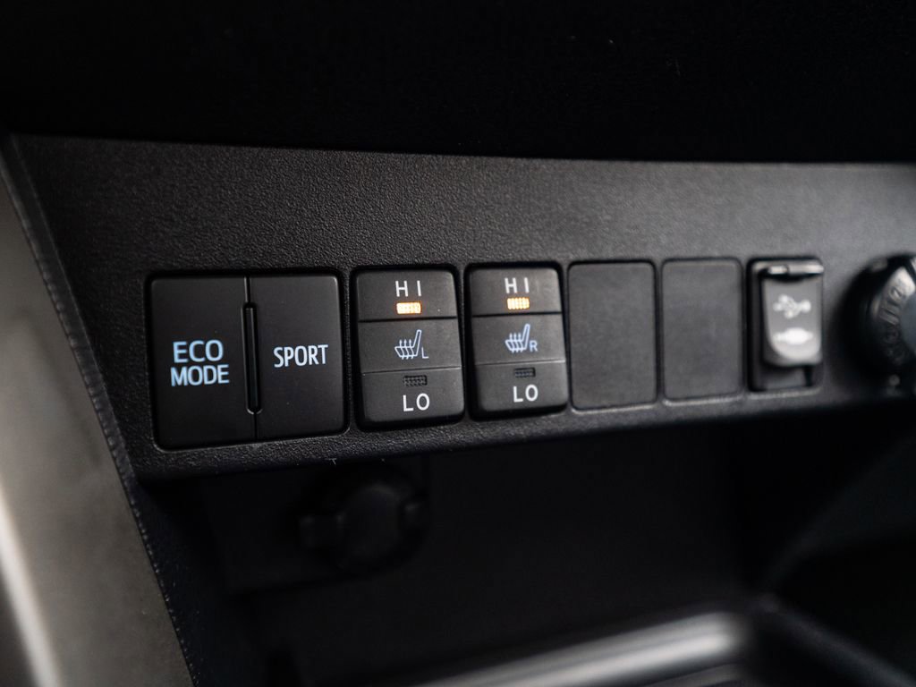 Used 2014 Toyota RAV4 Limited w/ Technology Package AWD/4WD image 29