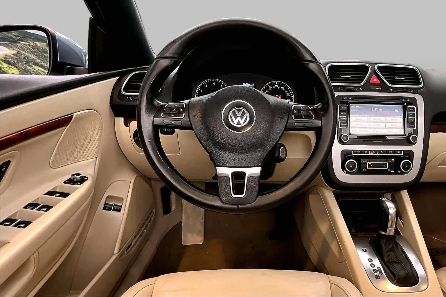 Used 2012 Volkswagen Eos Executive FWD image 5