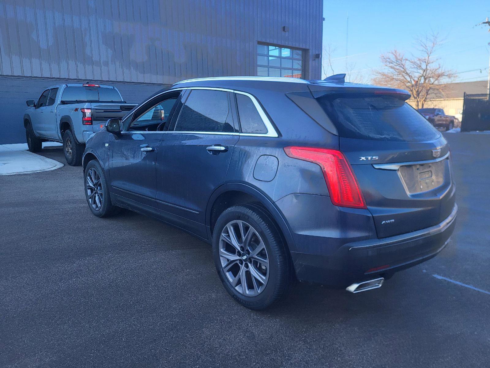 Used 2019 Cadillac XT5 Luxury w/ LPO, Black Ice Package image 5