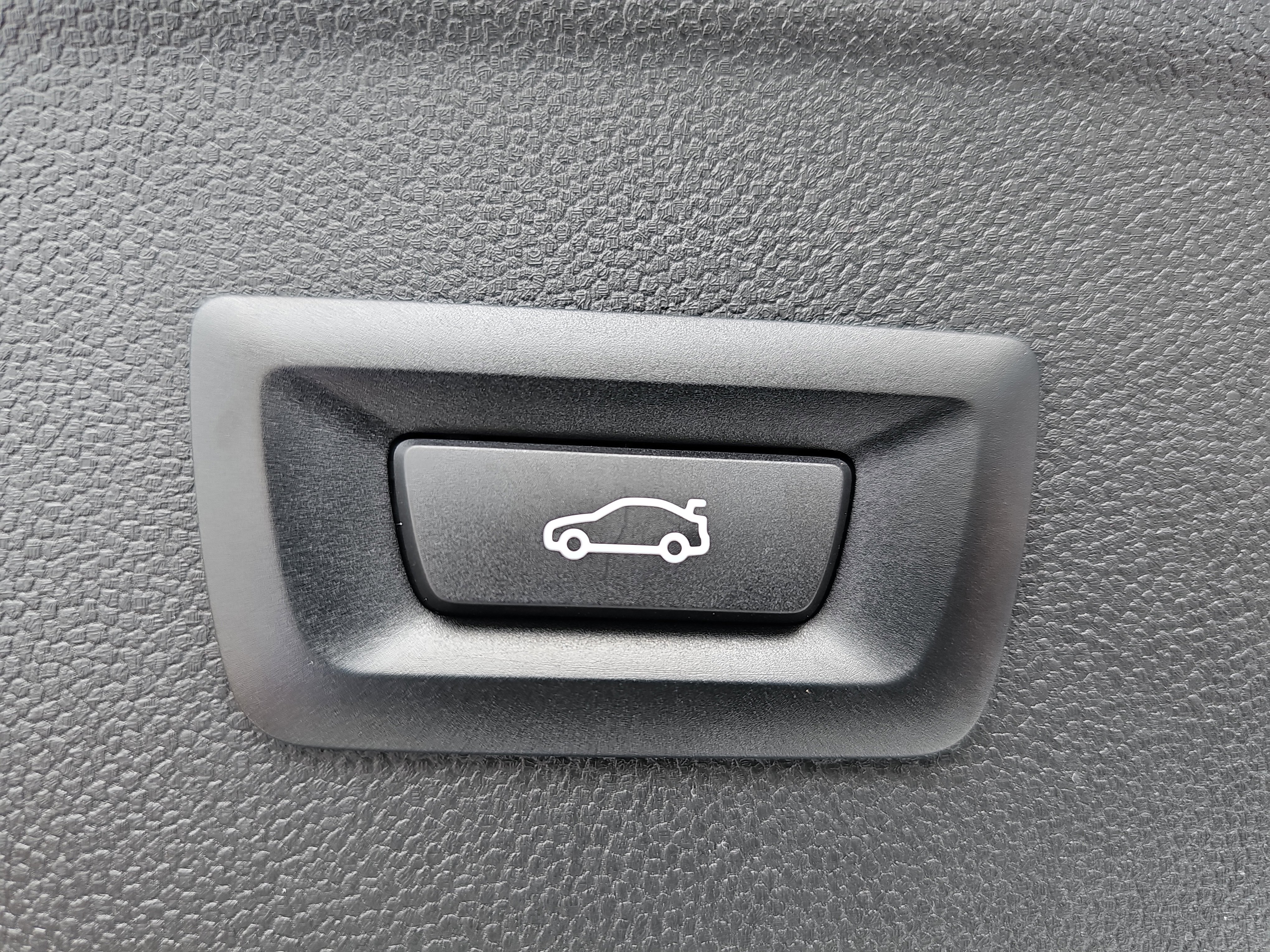 New 2026 BMW iX xDrive60 w/ Premium Package image 13