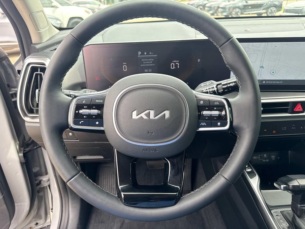Used 2025 Kia Sorento S w/ Panoramic Sunroof Package FWD image 30