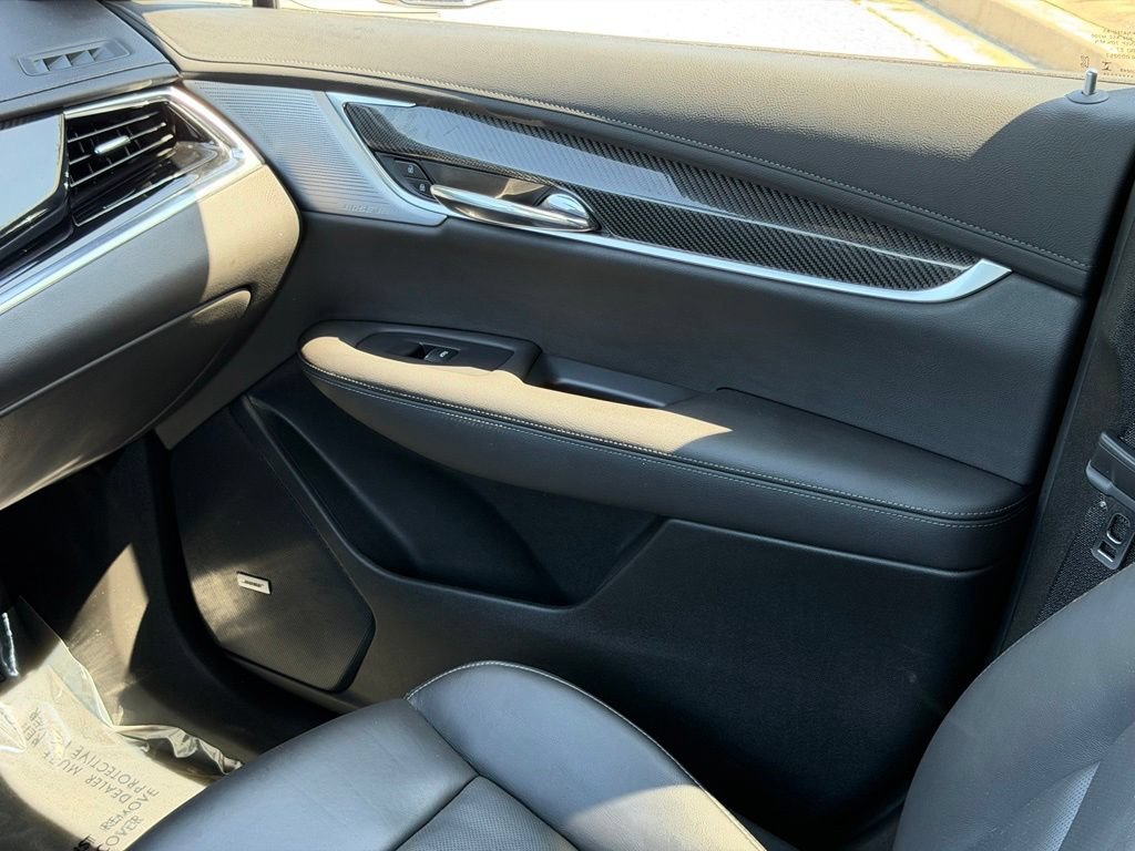 Certified 2024 Cadillac XT6 Sport w/ LPO, Floor Liner Package AWD/4WD image 40