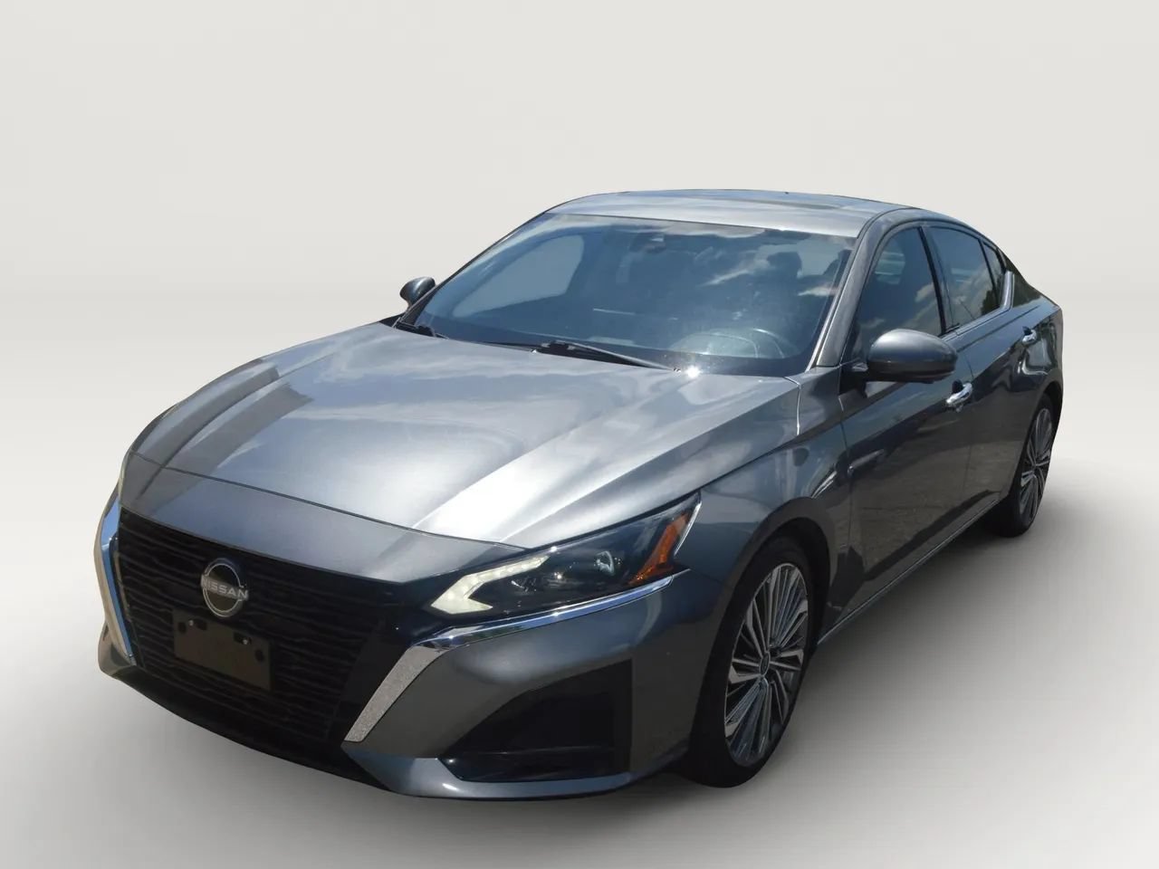 Used 2023 Nissan Altima 2.5 SL FWD image 2