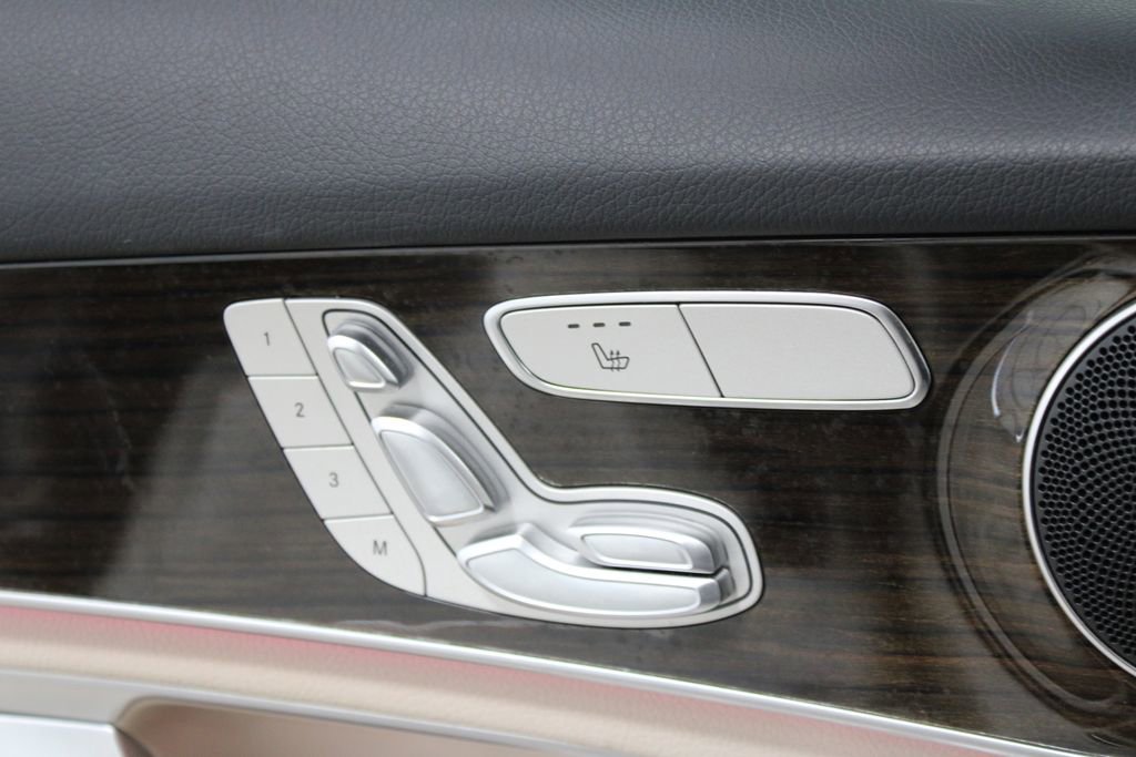 Used 2022 Mercedes-Benz GLC 300 4MATIC image 34