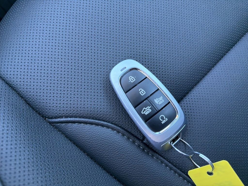 Used 2024 Hyundai Santa Cruz Night image 31