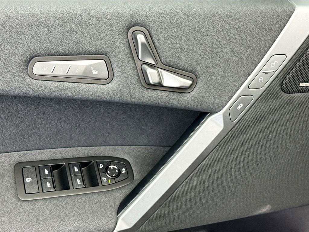 New 2026 BMW iX xDrive60 w/ M Sport Package image 22