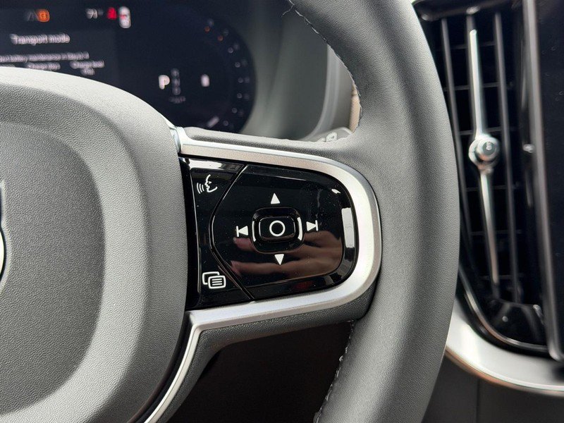 New 2026 Volvo XC90 B6 Plus w/ Protection Package Premier AWD/4WD image 10