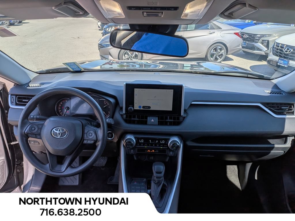Used 2025 Toyota RAV4 XLE AWD/4WD image 6
