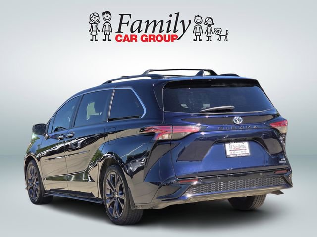 Used 2024 Toyota Sienna XSE image 3