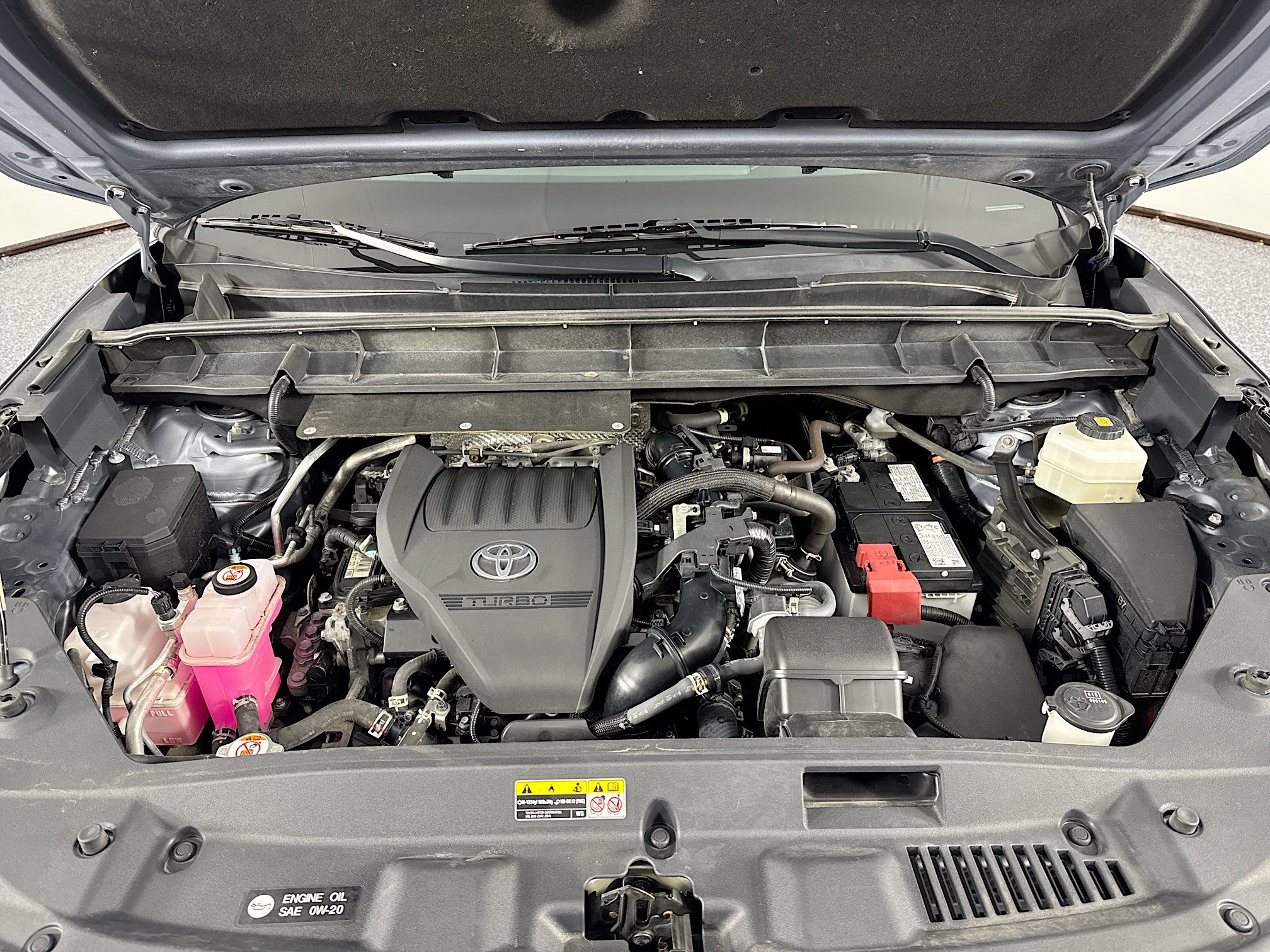 Used 2024 Toyota Highlander XLE AWD/4WD image 30