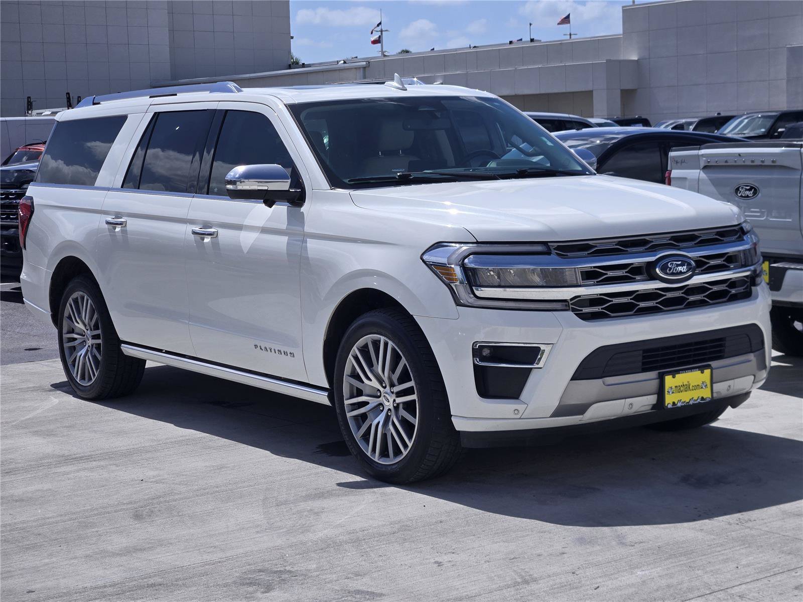 Used 2022 Ford Expedition Max Platinum RWD image 3