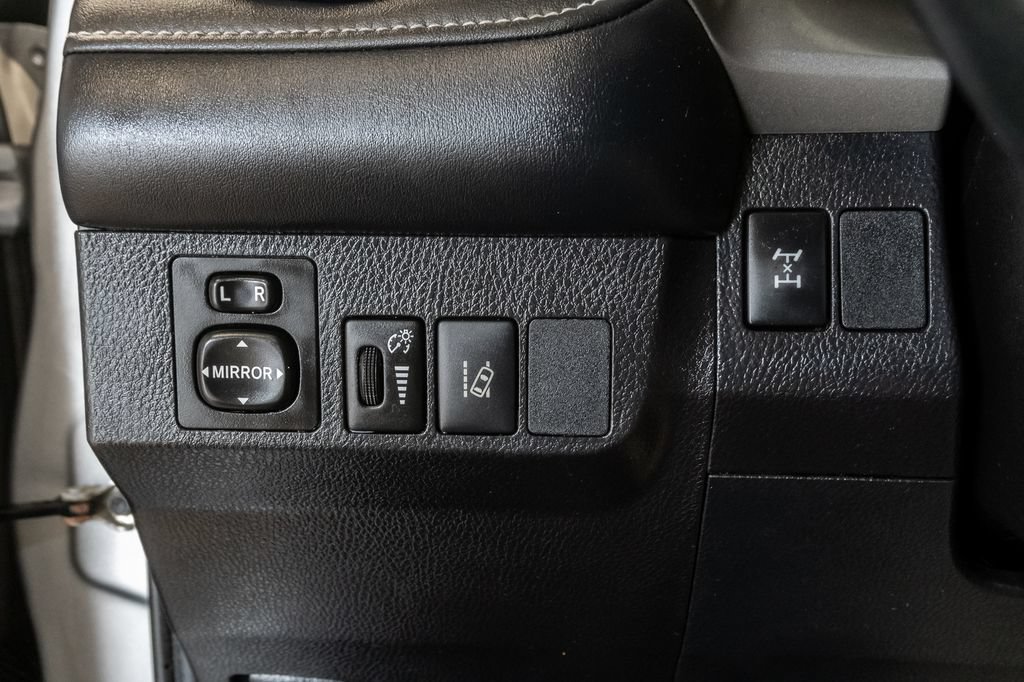 Used 2018 Toyota RAV4 XLE AWD/4WD image 14
