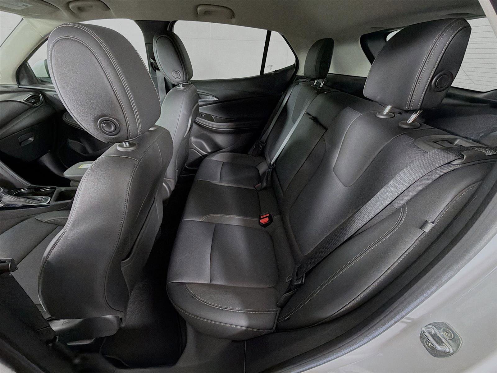 Used 2022 Buick Encore GX Select w/ Sport Touring Package image 20