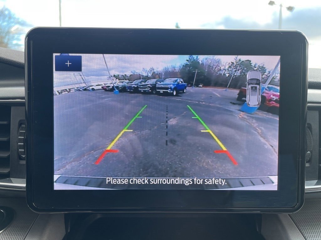 Used 2023 Ford Explorer XLT w/ Equipment Group 202A image 18