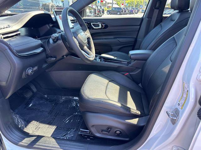 Certified 2025 Jeep Compass Limited w/ Driver Assist Group I AWD/4WD image 11