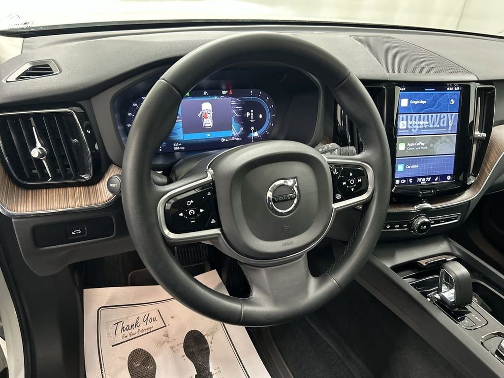 Used 2023 Volvo XC60 B5 Plus w/ Climate Package AWD/4WD image 3