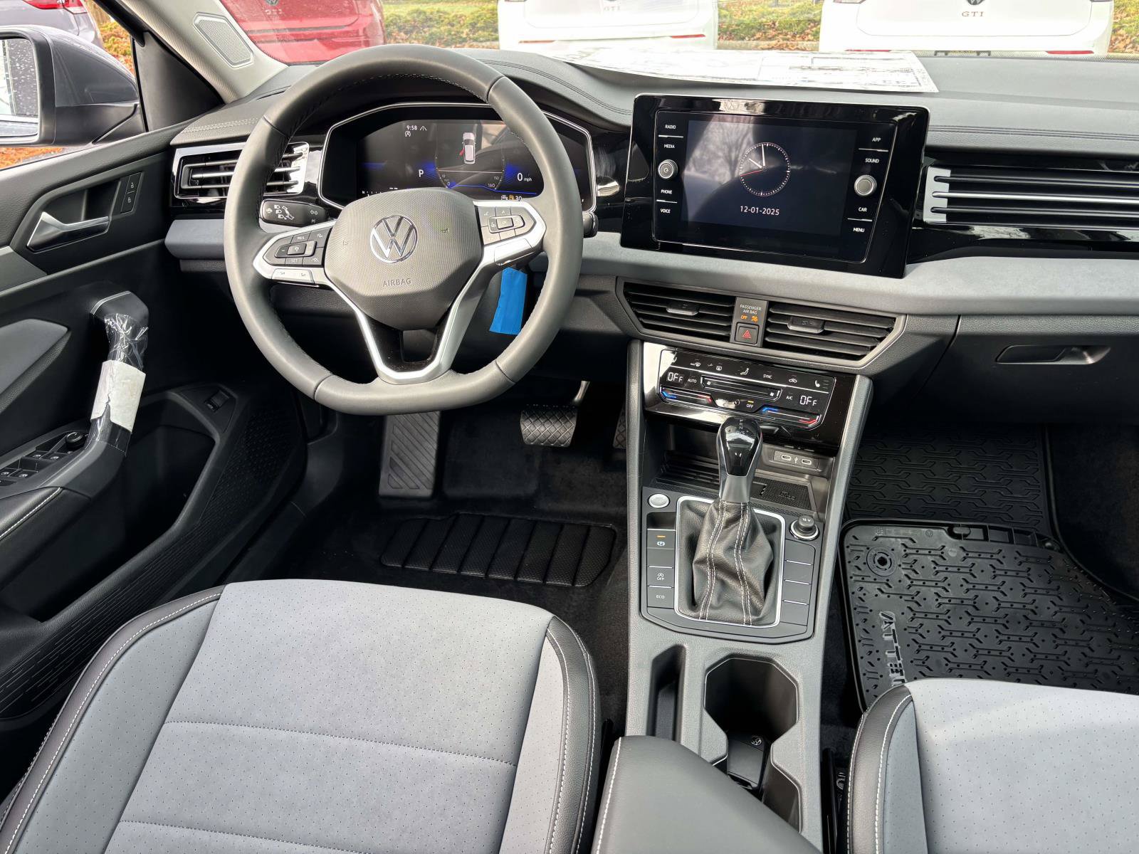 New 2026 Volkswagen Jetta SE FWD image 30