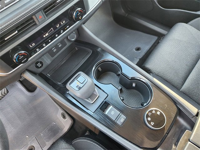 Used 2024 Nissan Rogue SV image 19