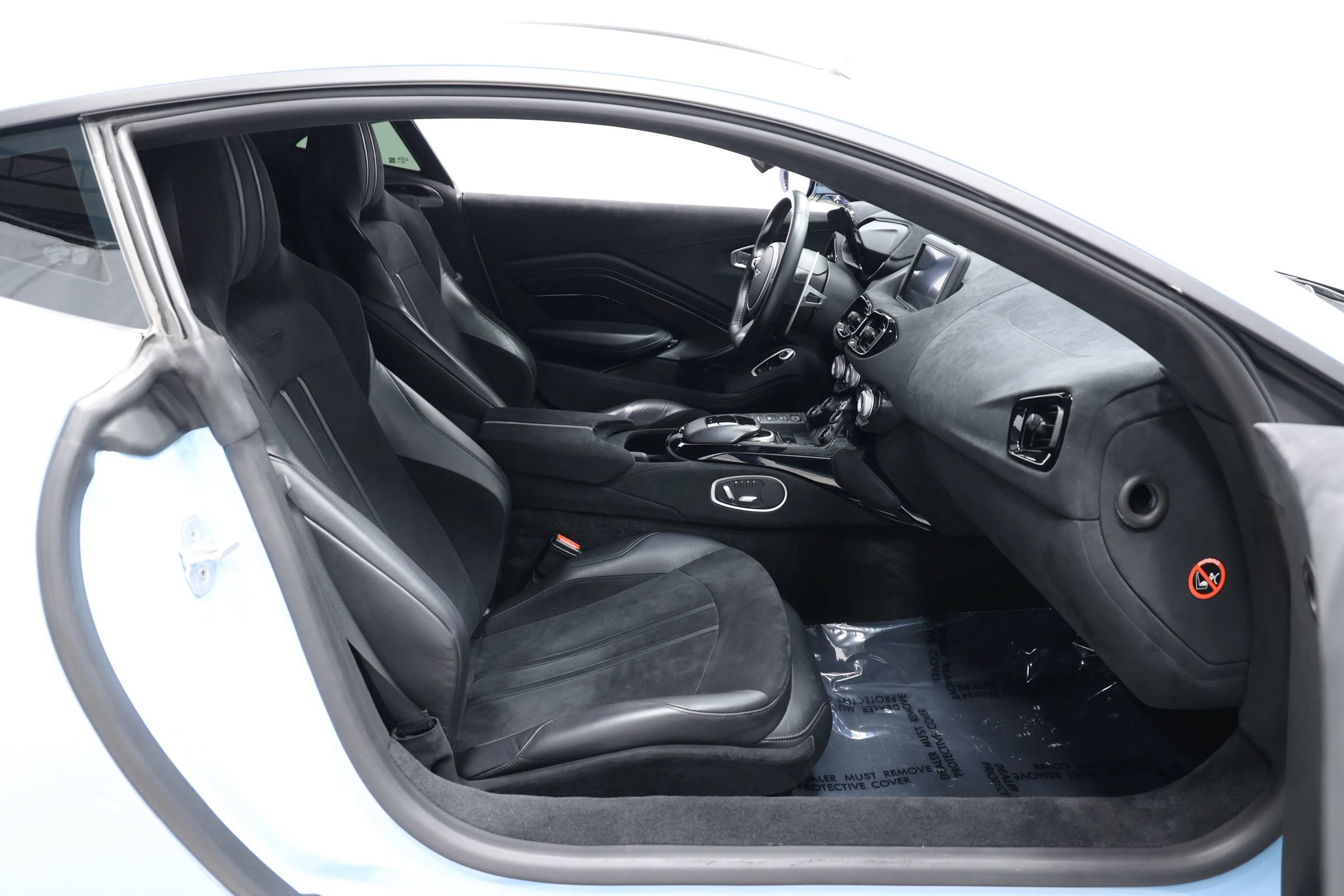 Used 2020 Aston Martin V8 Vantage Coupe RWD image 71