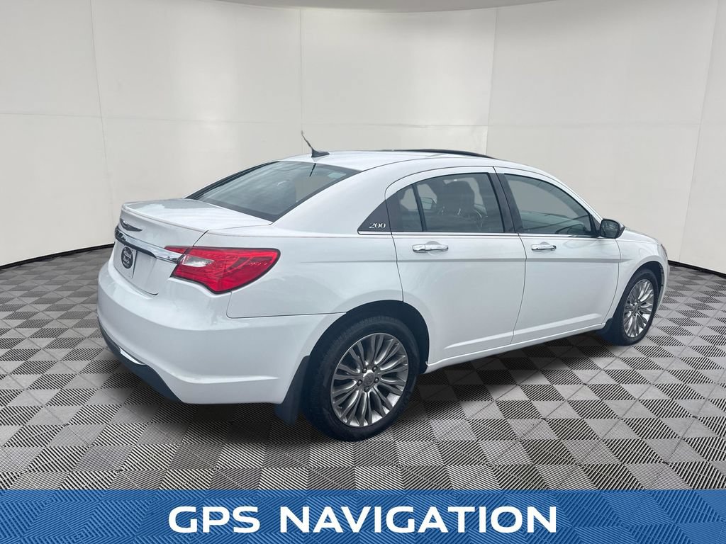 Used 2011 Chrysler 200 Limited FWD image 5