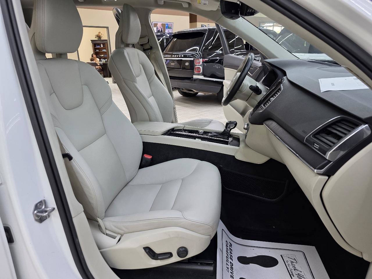 Used 2020 Volvo XC90 T6 Momentum w/ Protection Package Premier AWD/4WD image 22