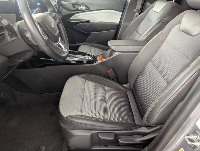 Certified 2025 Chevrolet Trax LT w/ LT Convenience Package FWD image 13