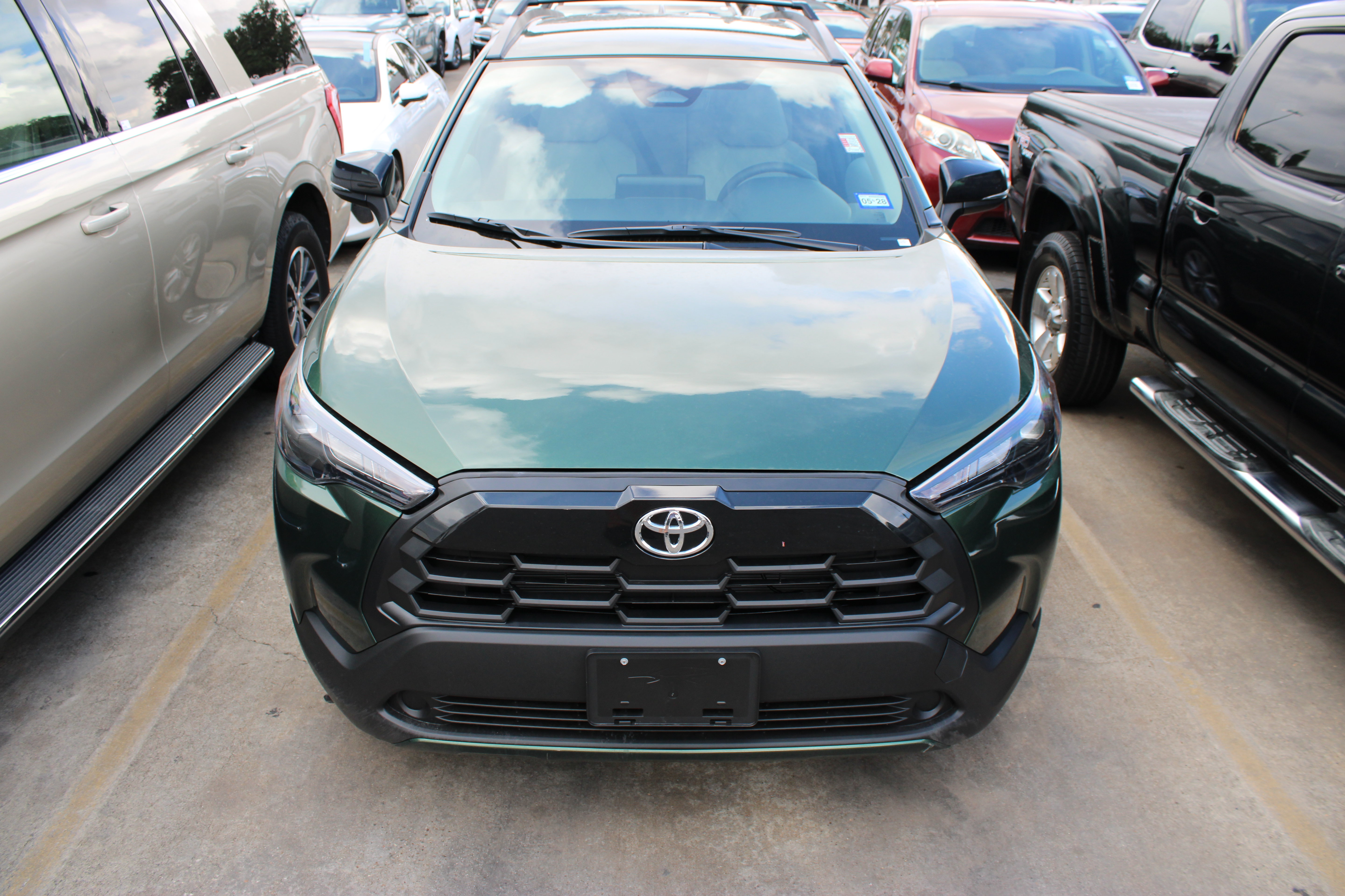 Used 2026 Toyota Corolla Cross LE FWD image 4