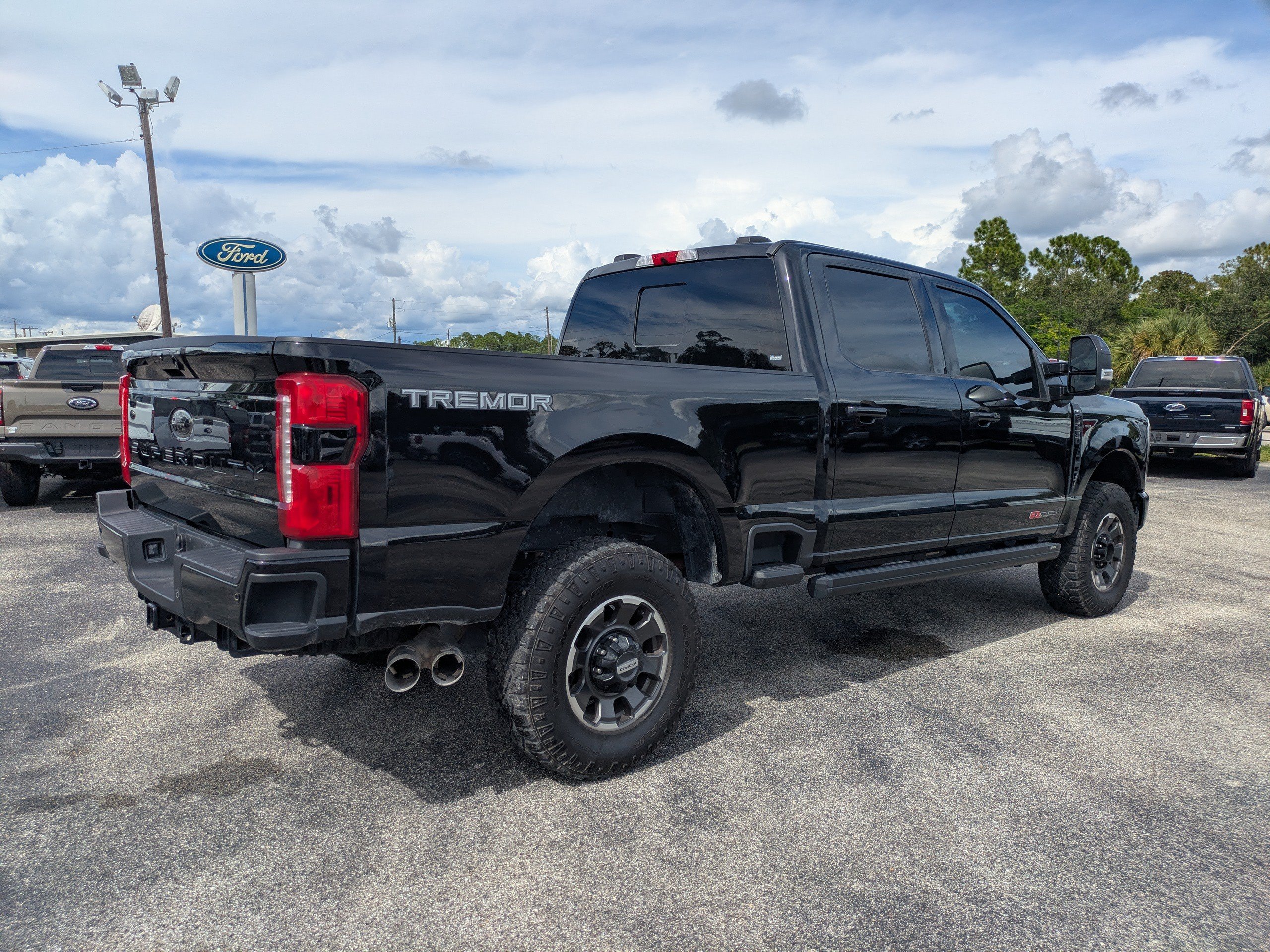 Used 2024 Ford F250 Lariat w/ Lariat Ultimate Package AWD/4WD image 4