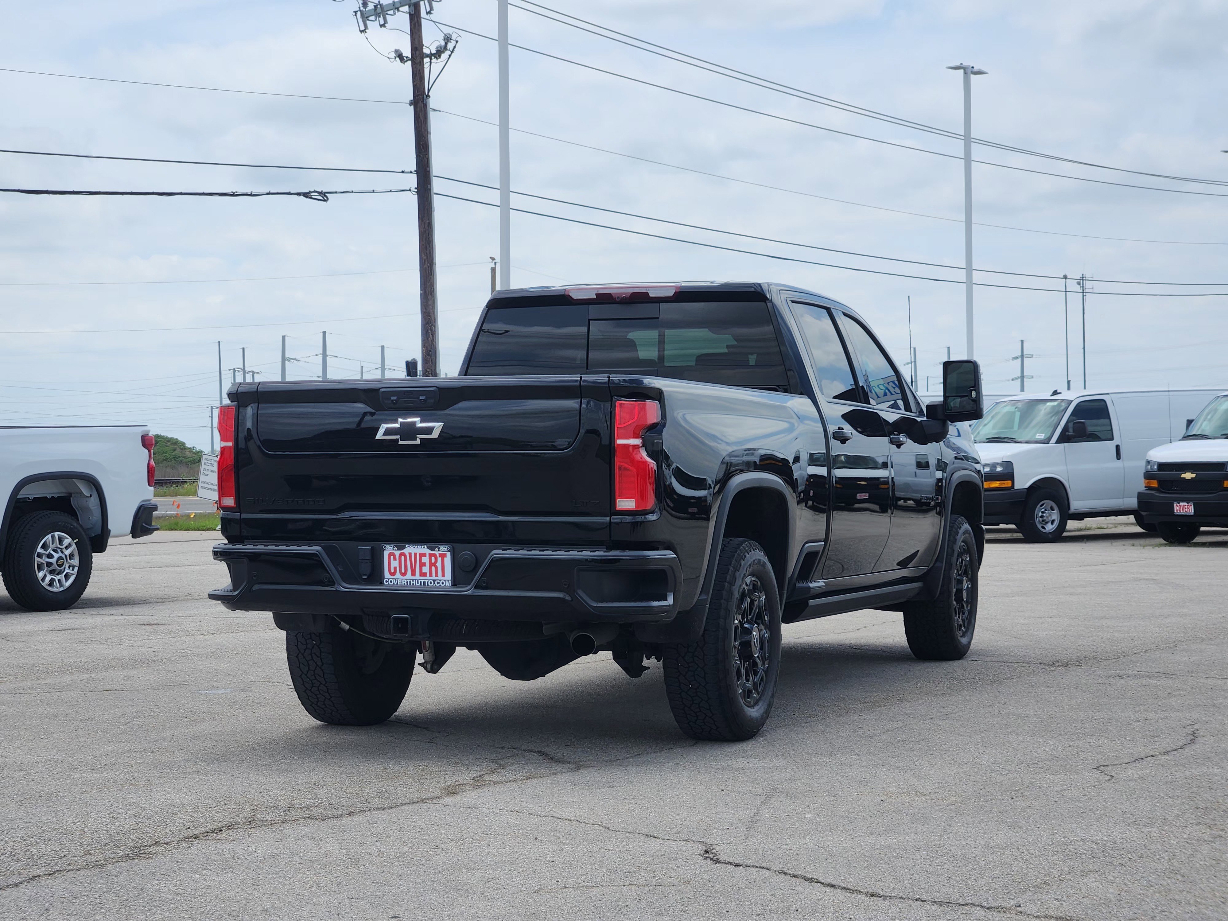 Used 2024 Chevrolet Silverado 2500 LTZ w/ LTZ Plus Package AWD/4WD image 7
