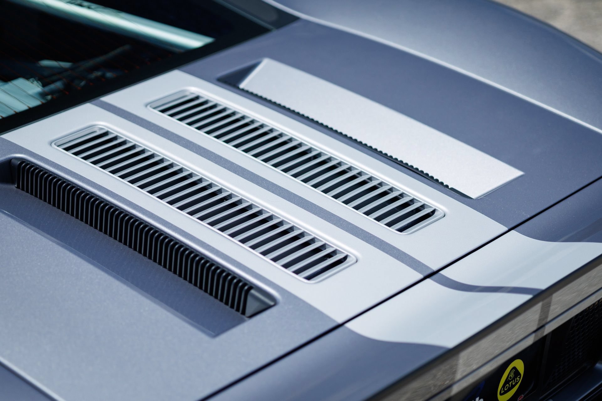Used 2006 Ford GT RWD image 27