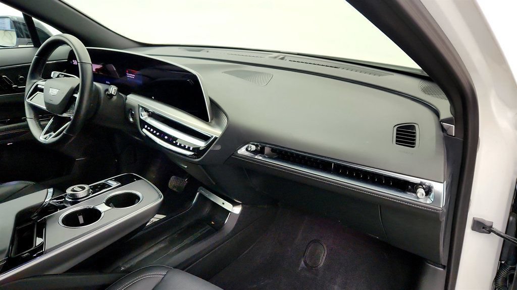 Used 2024 Cadillac Lyriq Sport AWD/4WD image 24