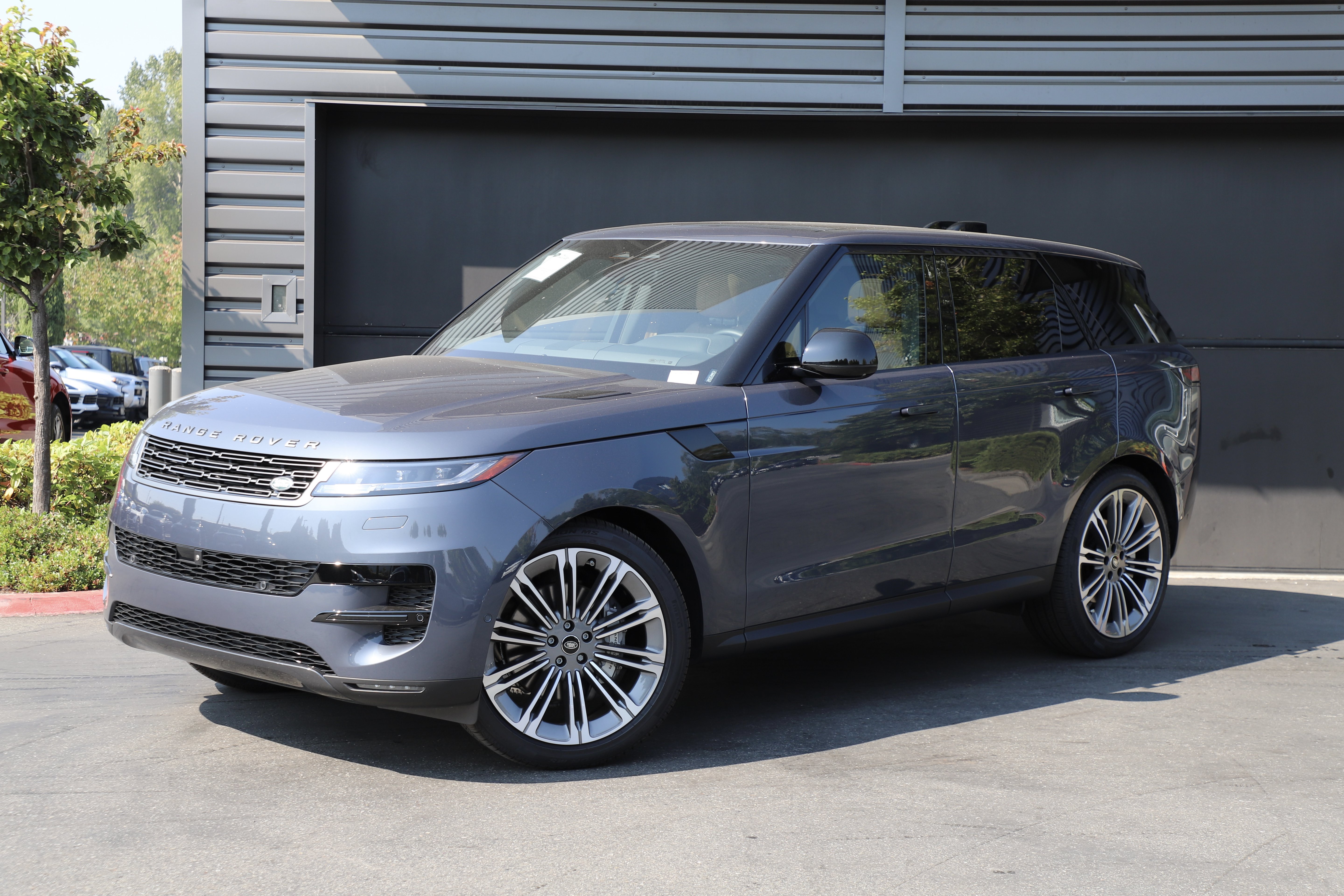 New 2025 Land Rover Range Rover Sport SE AWD/4WD image 1