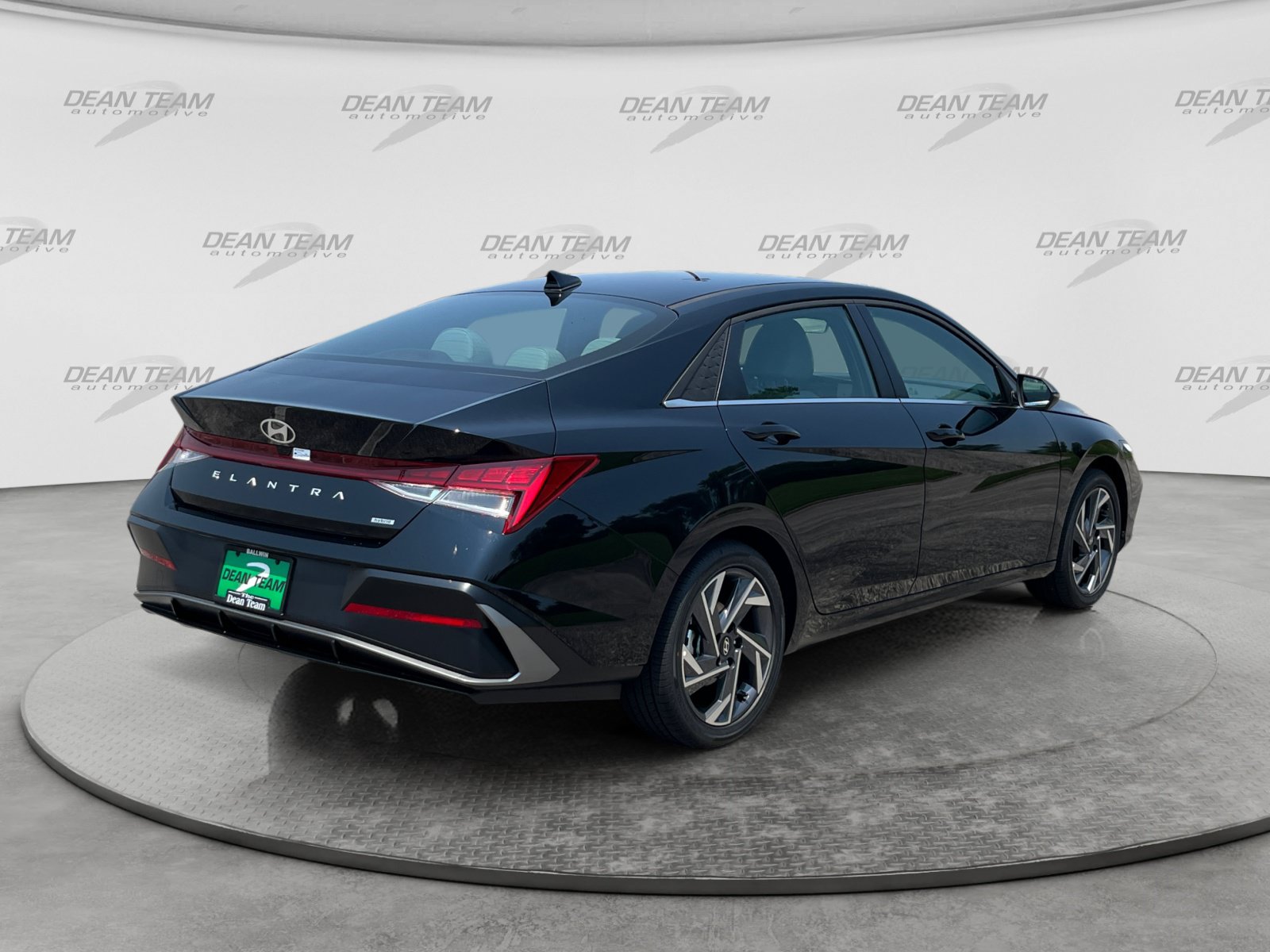 Certified 2025 Hyundai Elantra Limited FWD image 7